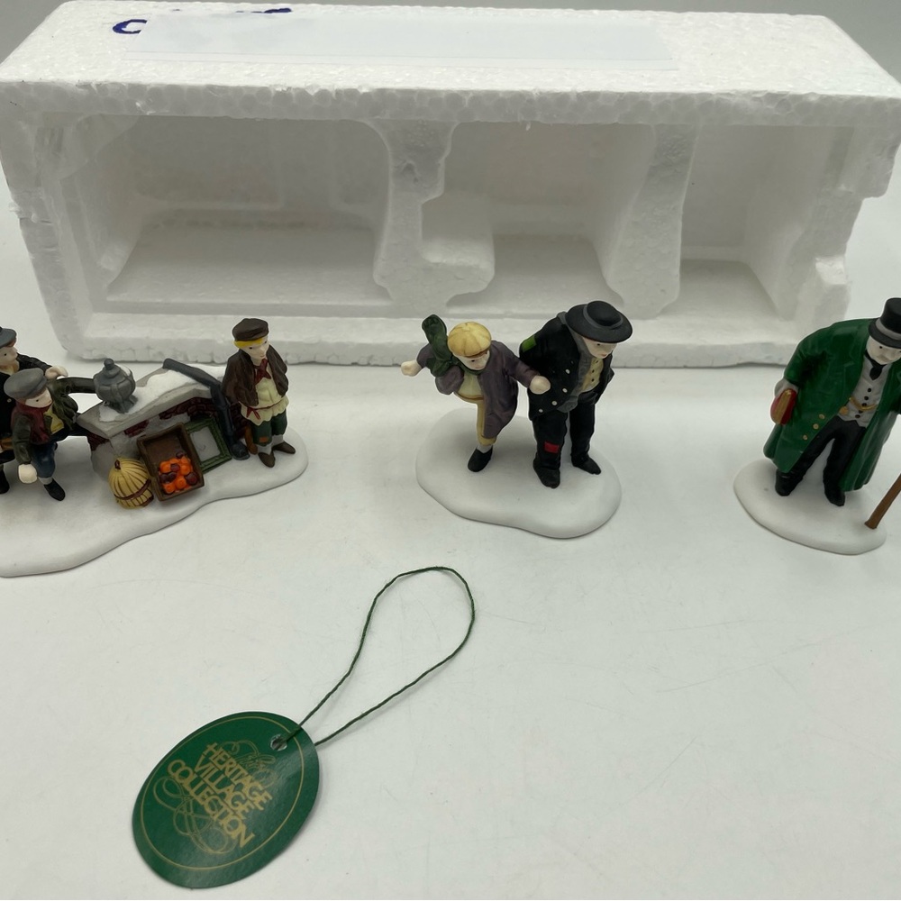 Department Dept 56 Dickens Village Oliver Twist Set of 3 Figures 55549 No Box